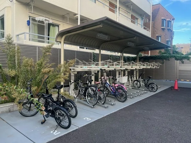 Ichigaya Takajocho Residence - Exterior - ["Bicycle", "Wheel", "Tire"]