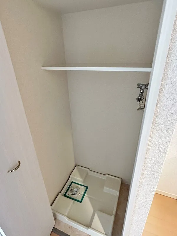 Misuz Court Monzen-Nakacho - Interior - ["Wall", "Wood", "Flooring"]