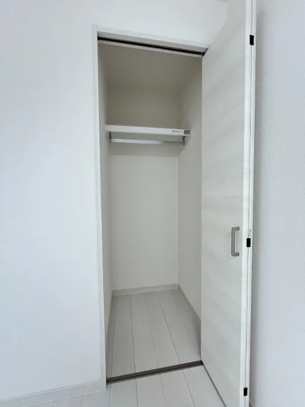 Mare Nishi-Sugamo - Interior - ["Wood", "Flooring", "Floor"]