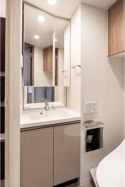 Comforia Liv Itabashi - Interior - ["Interior design", "Flooring", "Plumbing fixture"]