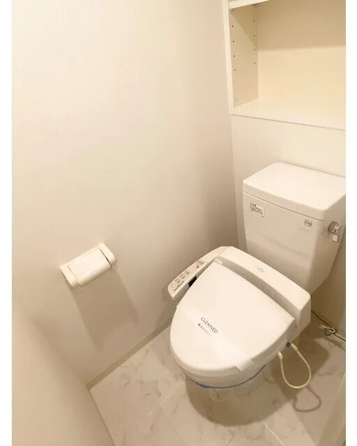 Casa Del Sol Koishikawa - Interior - ["Toilet seat", "Plumbing fixture", "Toilet"]