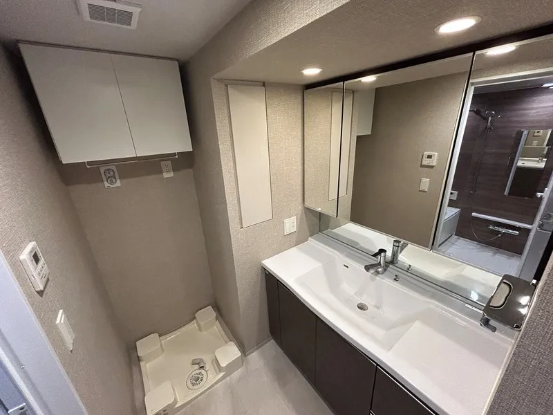 Primal Nerima Toshimaen - Interior - ["Plumbing fixture", "Flooring", "Floor"]