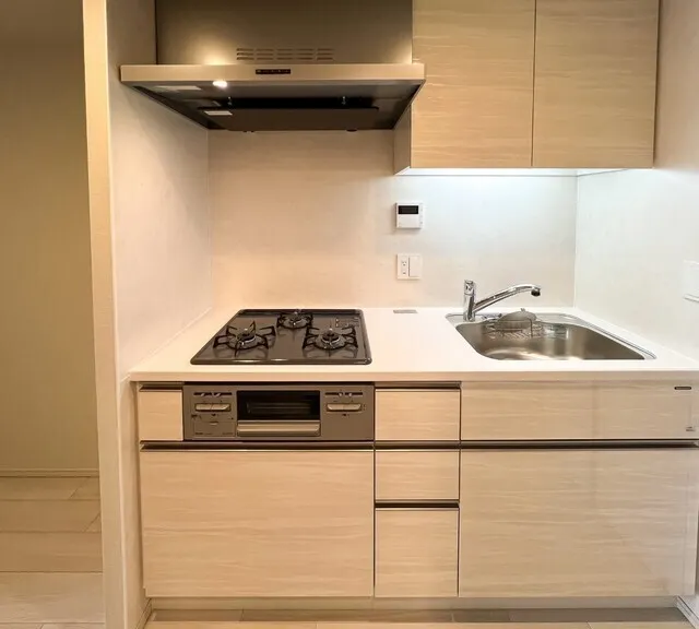 Royal Parks Ariake - Interior - ["Flooring", "Floor", "Cabinetry"]