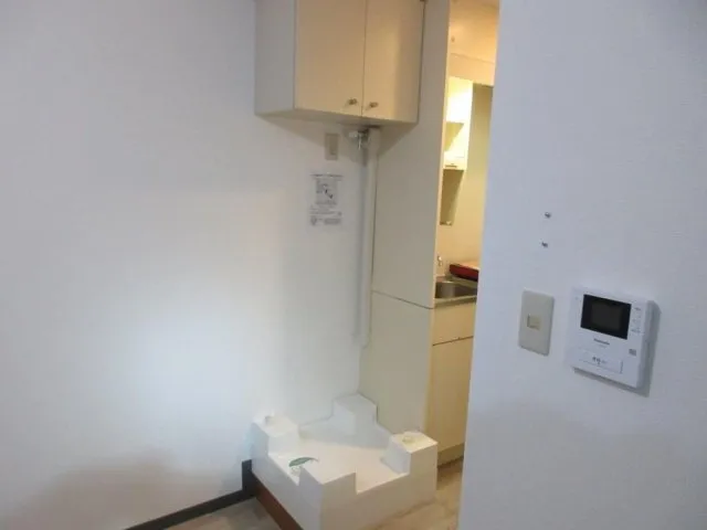 Sky Court Shimotakaido - Interior - ["Flooring", "Floor", "Tile Flooring"]