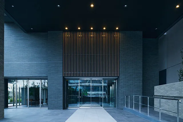 Frontier Residence Kinshi Park - Exterior - ["Composite material", "Commercial building", "Glass"]