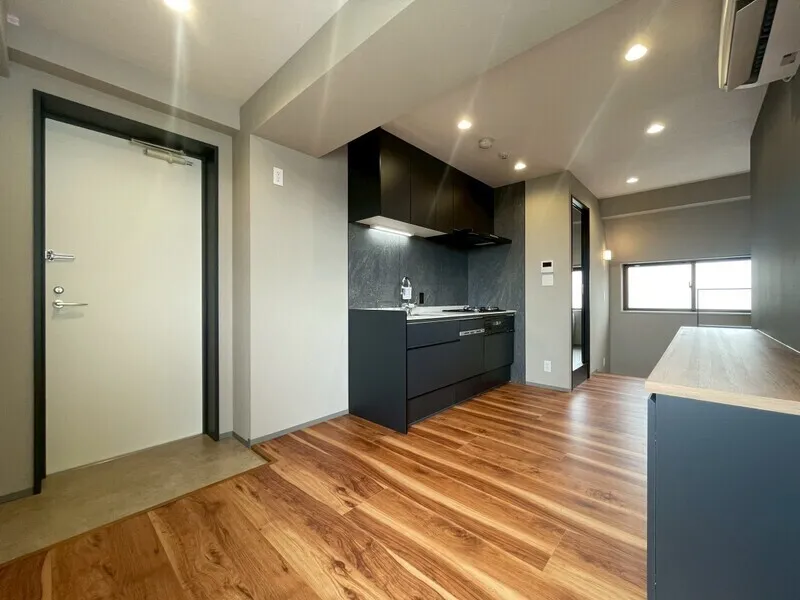 LUMIEC un Sasazuka - Interior - ["Flooring", "Wood", "Floor"]