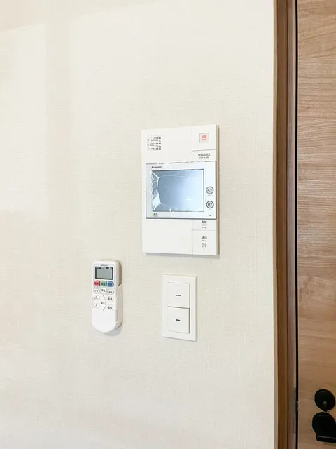 Preasvelta Minowa - Interior - ["Technology", "Plaster", "Home automation"]