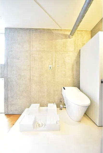 FARE Uehara Noye EAST - Interior - ["Wall", "Flooring", "Floor"]