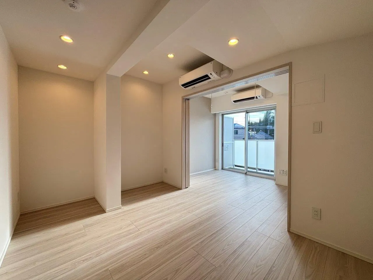 Lefon Livent Suginami Eifuku - Interior - ["Flooring", "Floor", "Ceiling"]