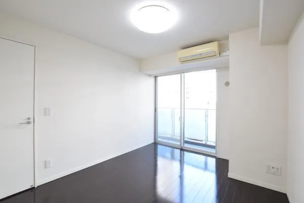 Brillia Ist Shinonome Canal Court - Interior - ["Flooring", "Floor", "Ceiling"]