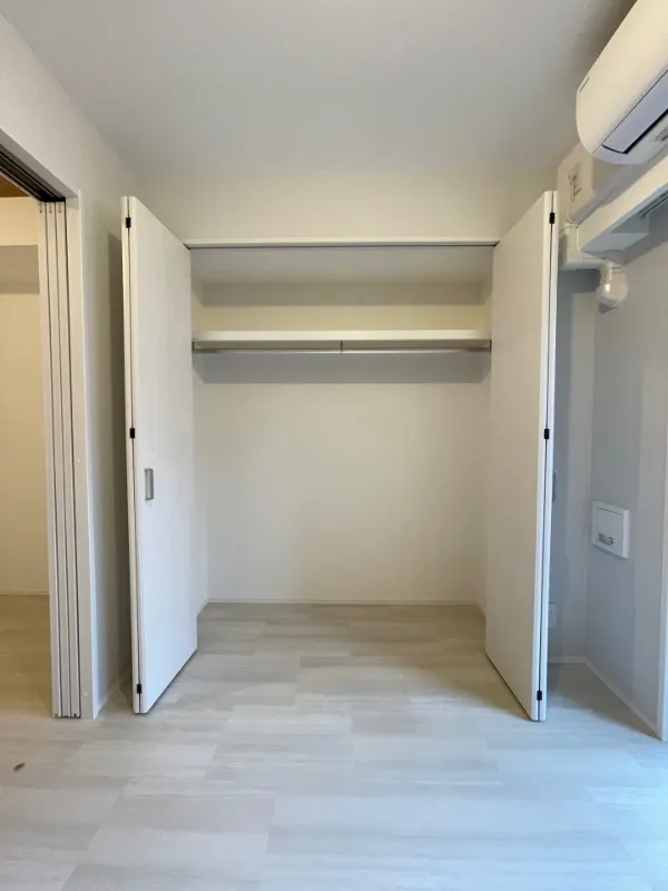 Residia Bunkyo Hongo - Interior - ["Flooring", "Wood", "Floor"]