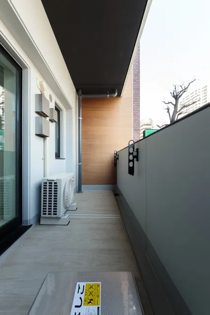 El Sereno Yokohama - Interior - ["Composite material", "Glass", "Daylighting"]
