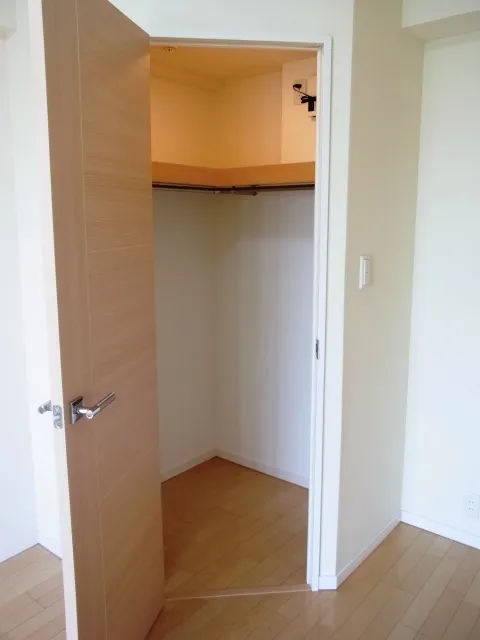 Esty Maison Oshima - Interior - ["Fixture", "Wood", "Flooring"]
