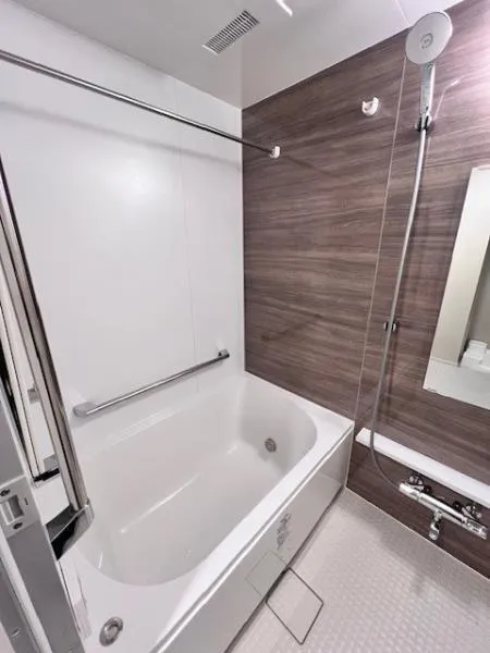 Brillia Ist Oimachi - Interior - ["Plumbing fixture", "Bathroom", "Flooring"]