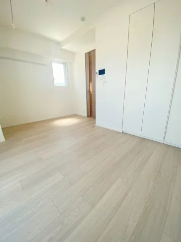 Proud Flat Kiyosumi Shirakawa II - Interior - ["Fixture", "Wood", "Door"]
