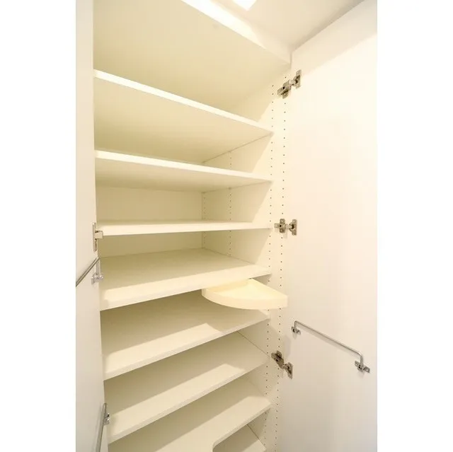 Comforia Nippori - Interior - ["Shelf", "Fixture", "Wood"]