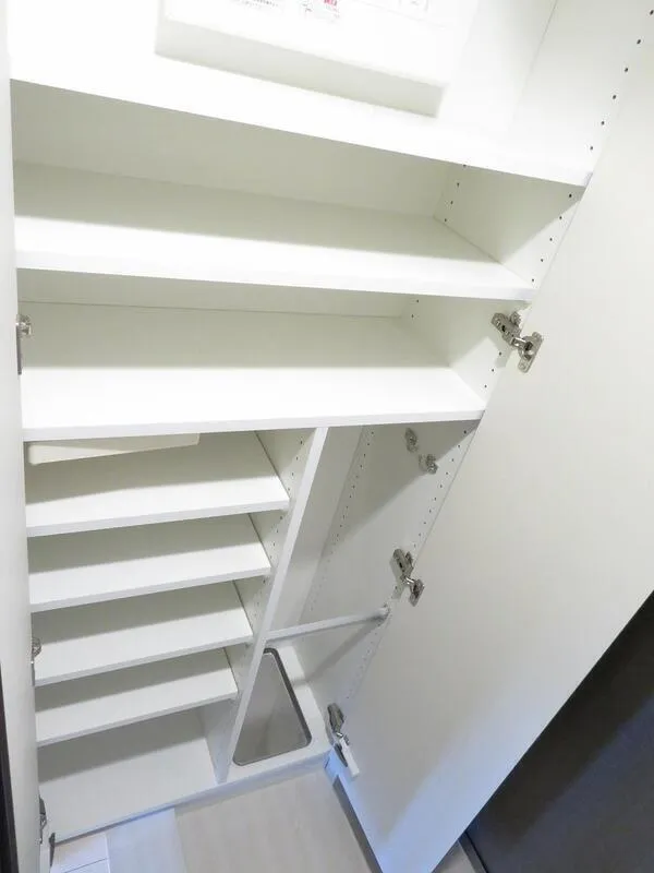 Orchid Residence Sumiyoshi - Interior - ["Wood", "Flooring", "Household hardware"]