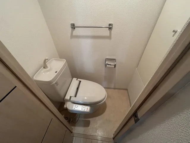 Gala City Higashi-Nihonbashi - Interior - ["Toilet seat", "Toilet", "Plumbing fixture"]