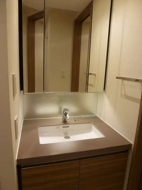 Presidentia Higashi Nihonbashi - Interior - ["Bathroom Sink", "Flooring", "Bathroom cabinet"]