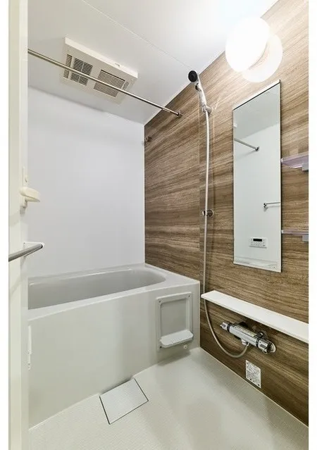 Due Oku - Interior - ["Flooring", "Plumbing fixture", "Bathroom"]