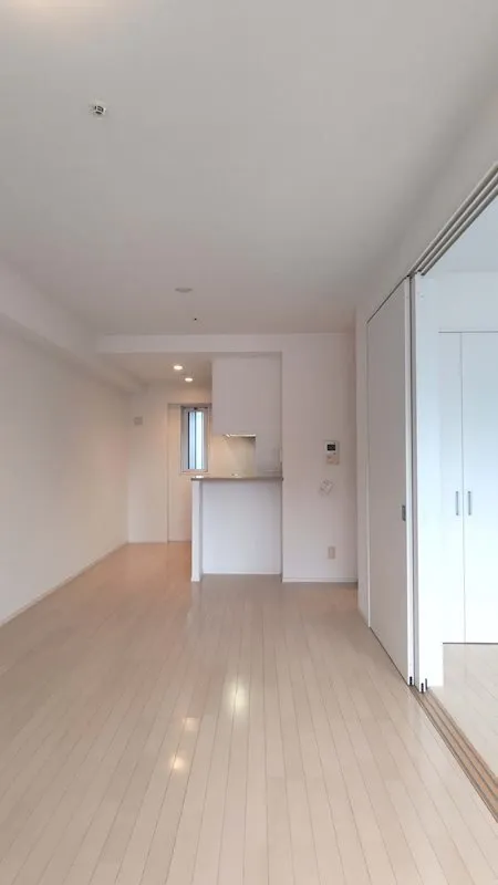 Residia Tsukishima 3 - Interior - ["Floor", "Flooring", "Wood flooring"]