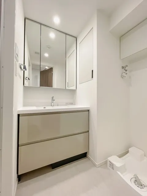 Park Axis Bunkyo Hongo - Interior - ["Flooring", "Floor", "Plumbing fixture"]