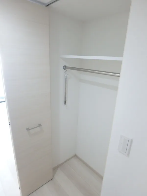 Orchid Residence Ueno - Interior - ["Wood", "Flooring", "Floor"]