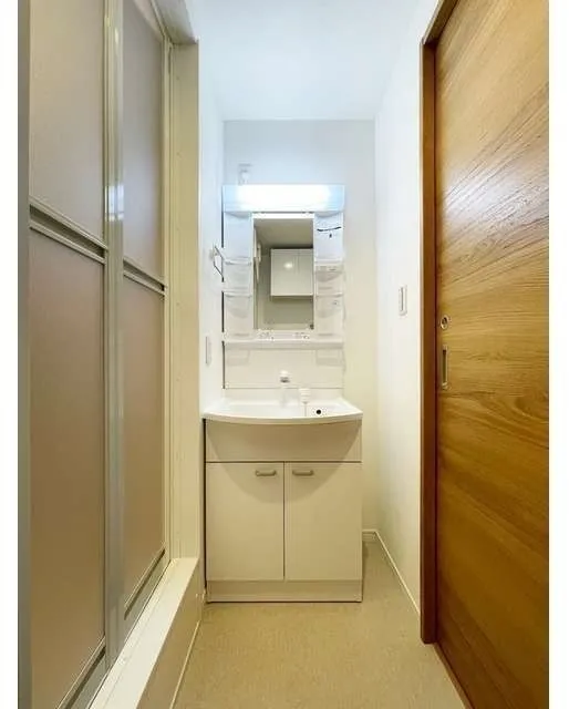 Mihas Ogikubo III - Interior - ["Flooring", "Wall", "Interior design"]