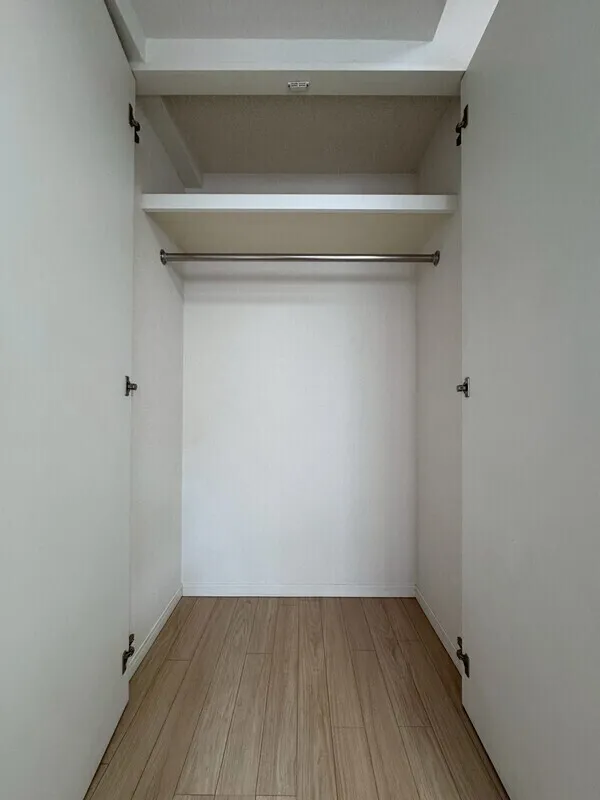 La Santé Hiroo - Interior - ["Flooring", "Wood", "Floor"]