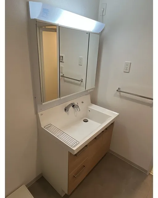 KANZE SHIBAURA RESIDENCE - Interior - ["Bathroom Sink", "Plumbing fixture", "Sink"]