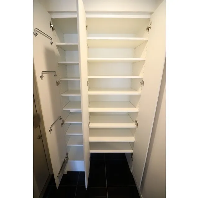 Comforia Fudomae - Interior - ["Shelf", "Shelving", "Wood"]