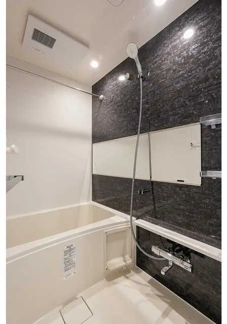 Comforia Liv Bunkyo Gokokuji - Interior - ["Flooring", "Floor", "Plumbing fixture"]