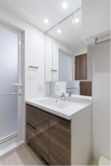 Linden Court Ichigaya - Interior - ["Tap", "Bathroom cabinet", "Plumbing fixture"]