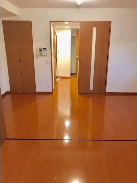 Rivere Ikebukuro - Interior - ["Wood", "Floor", "Brown"]