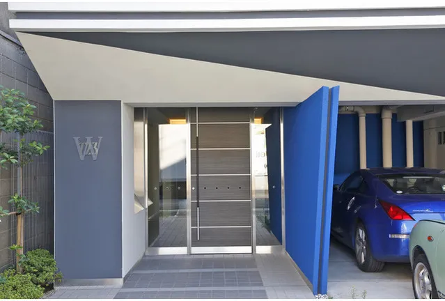 W723 - Exterior - ["Property", "Vehicle door", "Building"]