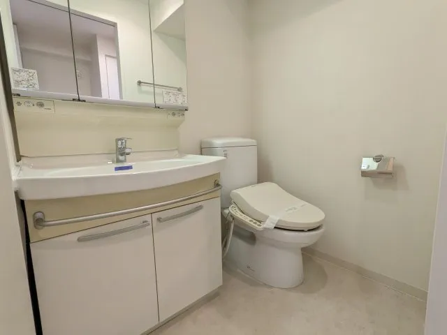 Garden Itabashi Hikawacho - Interior - ["Plumbing fixture", "Bathroom", "Toilet seat"]