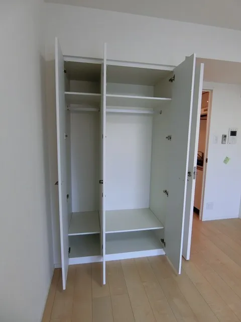 TLR Residence Otorii - Interior - ["Wood", "Flooring", "Floor"]