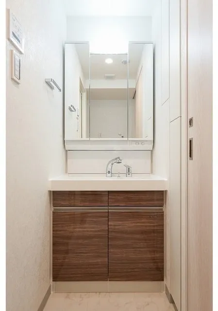 Comforia Liv Bunkyo Gokokuji - Interior - ["Flooring", "Wood", "Floor"]