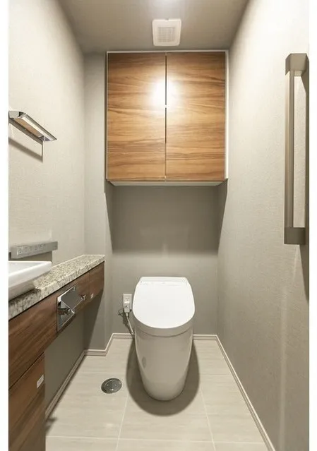 Tokyo Port City Takeshiba Residence Tower - Interior - ["Toilet seat", "Toilet", "Flooring"]