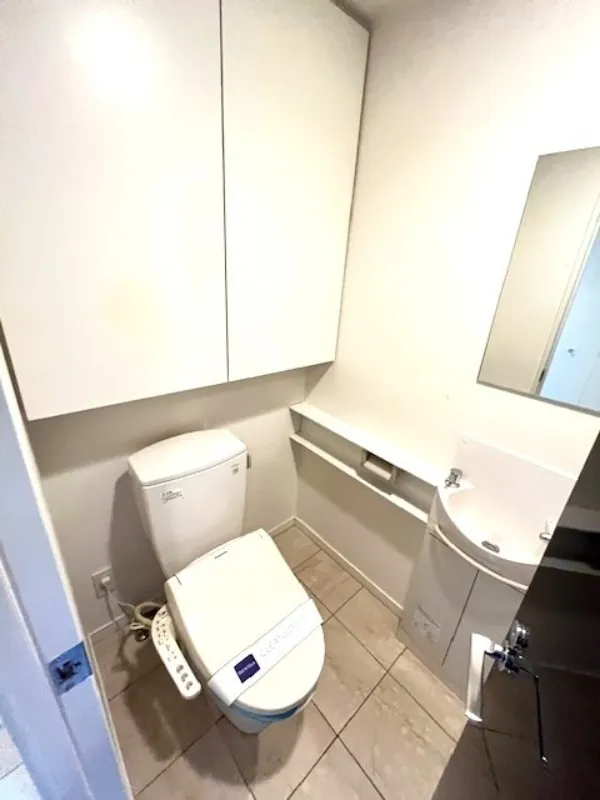 Residia Tower Azabujuban - Interior - ["Toilet seat", "Plumbing fixture", "Toilet"]