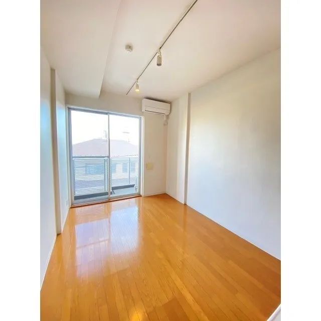 Cozy Court Nakameguro - Interior - ["Window", "Fixture", "Building"]
