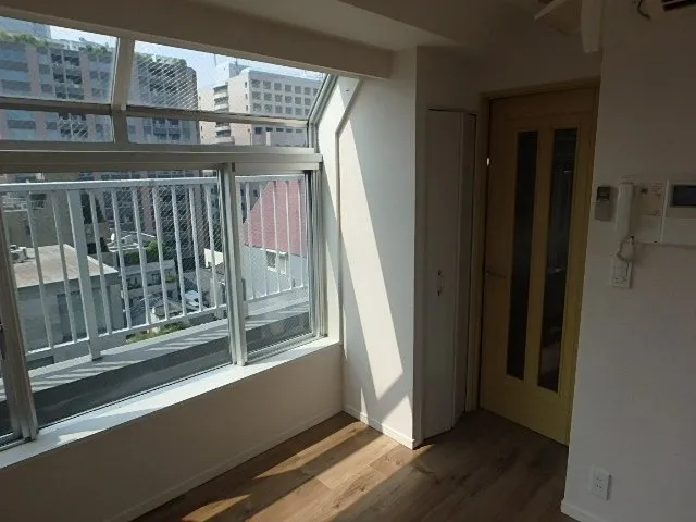 Sun City Tsukishima Avanzare - Interior - ["Flooring", "Wood", "Floor"]