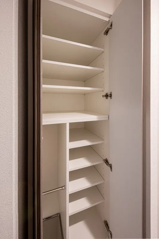 Gran Casa Higashi Nakano - Interior - ["Wood", "Shelving", "Shelf"]