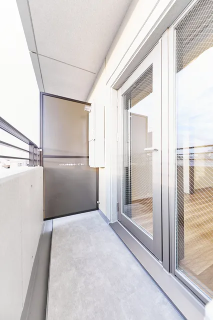 Belfirth Kinshicho South - Interior - ["Building", "Window", "Fixture"]