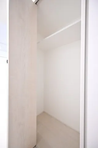 Le Nid Nihonbashi - Interior - ["Wood", "Flooring", "Floor"]