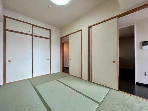 Kameido Residence - Interior - ["Flooring", "Wood", "Ceiling"]
