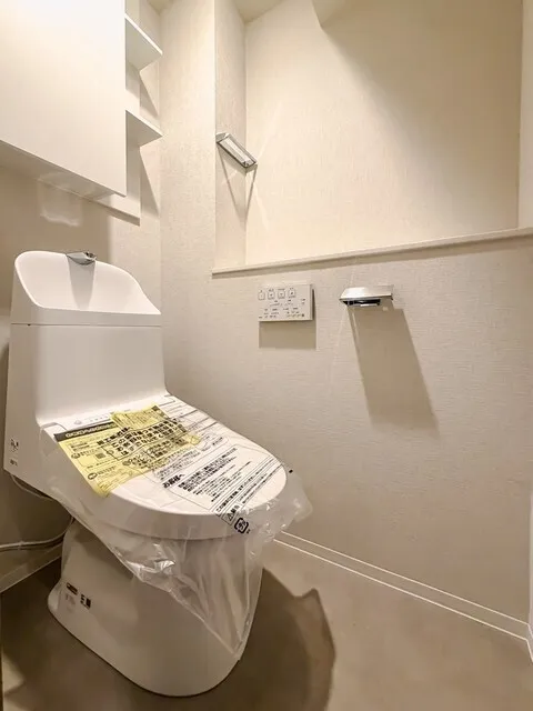 Brookside Residence Kiba - Interior - ["Toilet seat", "Toilet", "Flooring"]
