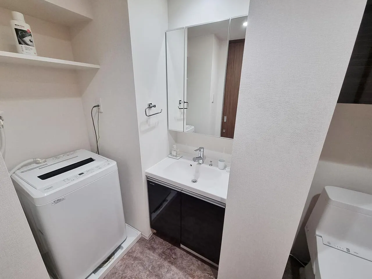 Mynavi STAY Hon-Haneda - Interior - ["Flooring", "Floor", "Plumbing fixture"]