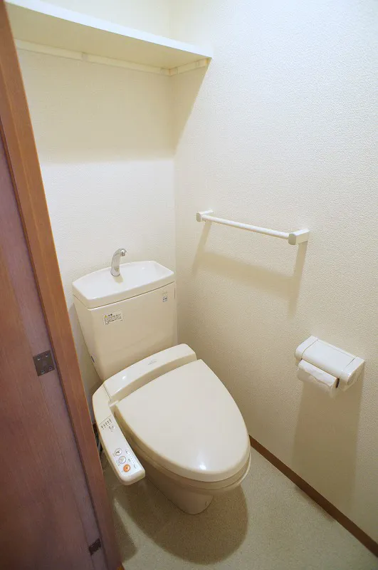 JAPT Komazawa - Interior - ["Toilet", "Toilet seat", "Bathroom"]