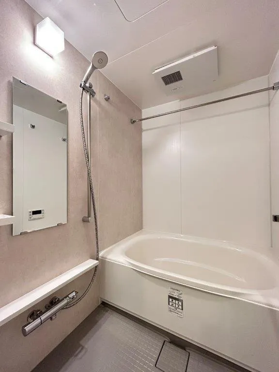 Le Fone Progre Takadanobaba North - Interior - ["Plumbing fixture", "Flooring", "Interior design"]
